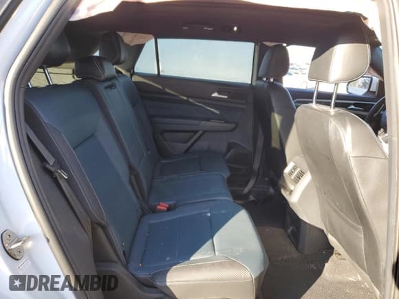 ✅ 2022 Volkswagen Atlas SEL R-Line • VIN: 1V2SC2CA4NC211142 • Лот: 88638365. Опубликован ранее на Copart с пробегом 87 046 миль. Бесплатный доступ к архиву аукционных продаж из США и подробный отчёт об истории автомобиля на DreamBid. Изображение 12.