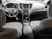 ✅ 2017 Hyundai Santa Fe 2.4L • VIN: 5NMZUDLB4HH008727 • Lot: 71841352. Wystawiony na Copart z przebiegiem 84 881 mil mil. Skorzystaj z bezpłatnego archiwum sprzedaży aukcyjnych z USA i zobacz szczegółowy raport historii pojazdu na DreamBid. Zdjęcie 8.