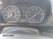 ✅ 2008 BMW 1 Series 128i • VIN: WBAUN13538VH80185 • Lot: 41381953. Wystawiony na IAAI z przebiegiem Nie podano. Bezpłatny archiwum sprzedaży aukcyjnych z USA i szczegółowy raport historii pojazdu na DreamBid. Zdjęcie 7.