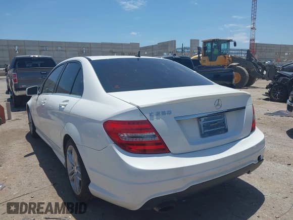 ✅ 2014 Mercedes-Benz C 250 Sport • VIN: WDDGF4HB7EG255887 • Lot: 42526938. Listed on IAAI with 158,417 mi. Free auction sales archive from the USA and detailed vehicle history report at DreamBid. Image 3.