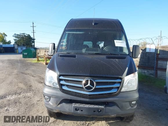 ✅ 2016 Mercedes-Benz Sprinter • VIN: WDZFE7CD2GP216260 • Лот: 41844807. Опубликован ранее на IAAI с пробегом 111 515 миль. Бесплатный доступ к архиву аукционных продаж из США и подробный отчёт об истории автомобиля на DreamBid. Изображение 13.