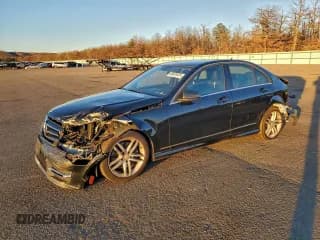 ✅ 2014 Mercedes-Benz C 300 Sport • VIN: WDDGF8ABXER320950 • Lot: 93869425. Wystawiony na Copart z przebiegiem 102 757 mil. Bezpłatny archiwum sprzedaży aukcyjnych z USA i szczegółowy raport historii pojazdu na DreamBid. Zdjęcie 1.