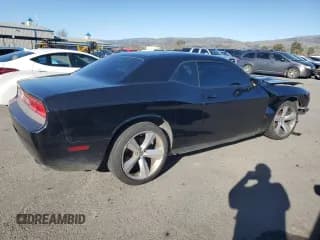 ✅ 2011 Dodge Challenger • VIN: 2B3CJ4DG5BH571394 • Lot: 44210305. Wystawiony na Copart z przebiegiem 138 688 mil. Bezpłatny archiwum sprzedaży aukcyjnych z USA i szczegółowy raport historii pojazdu na DreamBid. Zdjęcie 3.
