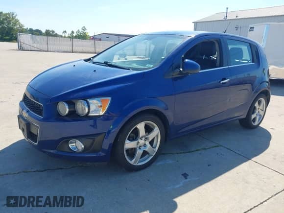 ✅ 2013 Chevrolet Sonic LTZ • VIN: 1G1JE6SB3D4208212 • Lot: 43093068. Wystawiony na IAAI z przebiegiem 151 735 mil mil. Skorzystaj z bezpłatnego archiwum sprzedaży aukcyjnych z USA i zobacz szczegółowy raport historii pojazdu na DreamBid. Zdjęcie 2.