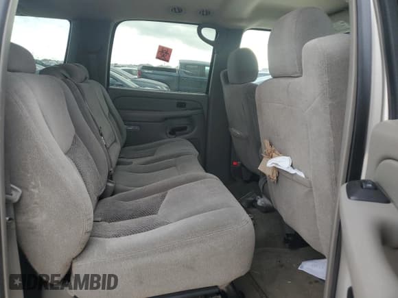 ✅ 2004 Chevrolet Suburban LS • VIN: 3GNEC16ZX4G233840 • Лот: 85450544. Опубликован ранее на Copart с пробегом 271 809 миль. Бесплатный доступ к архиву аукционных продаж из США и подробный отчёт об истории автомобиля на DreamBid. Изображение 11.