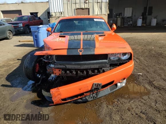 ✅ 2009 Dodge Challenger SRT-8 • VIN: 2B3LJ74W09H563075 • Lot: 76766354. Wystawiony na Copart z przebiegiem 75 047 mil. Bezpłatny archiwum sprzedaży aukcyjnych z USA i szczegółowy raport historii pojazdu na DreamBid. Zdjęcie 5.