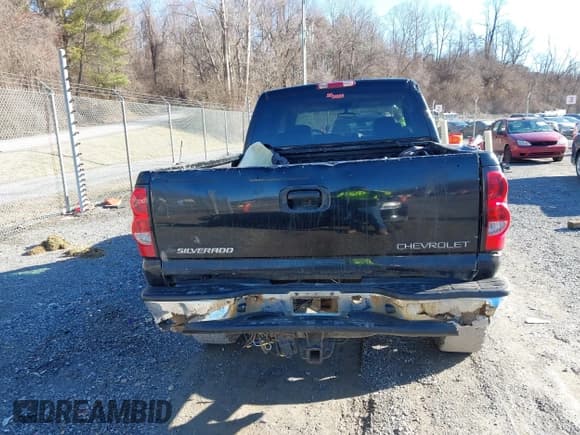 ✅ 2005 Chevrolet Silverado 2500HD LS • VIN: 1GCHK23U65F800202 • Lot: 41501212. Wystawiony na IAAI z przebiegiem 247 454 mil. Bezpłatny archiwum sprzedaży aukcyjnych z USA i szczegółowy raport historii pojazdu na DreamBid. Zdjęcie 16.