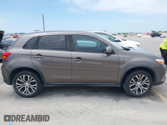 ✅ 2017 Mitsubishi Outlander ES • VIN: JA4AP3AU3HZ003267 • Lot: 42734751. Wystawiony na IAAI z przebiegiem 107 478 mil. Bezpłatny archiwum sprzedaży aukcyjnych z USA i szczegółowy raport historii pojazdu na DreamBid. Zdjęcie 13.