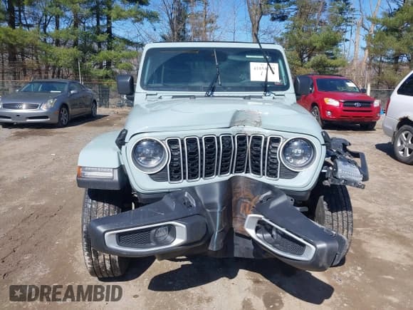 ✅ 2024 Jeep Wrangler Sahara • VIN: 1C4PJXEG1RW299325 • Лот: 41854789. Опубликован ранее на IAAI с пробегом 27 808 миль. Бесплатный доступ к архиву аукционных продаж из США и подробный отчёт об истории автомобиля на DreamBid. Изображение 13.