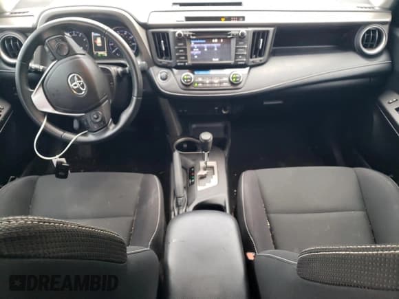 ✅ 2018 Toyota RAV4 XLE • VIN: 2T3RFREV5JW787345 • Лот: 82752895. Опубликован ранее на Copart с пробегом 94 364 миль. Бесплатный доступ к архиву аукционных продаж из США и подробный отчёт об истории автомобиля на DreamBid. Изображение 8.