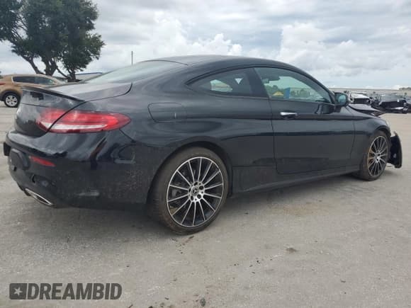 ✅ 2023 Mercedes-Benz C 300 • VIN: W1KWJ8DB9PG119111 • Lot: 80581885. Wystawiony na Copart z przebiegiem 32 451 mil. Bezpłatny archiwum sprzedaży aukcyjnych z USA i szczegółowy raport historii pojazdu na DreamBid. Zdjęcie 3.