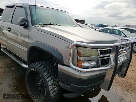 ✅ 2006 Chevrolet Silverado 1500 LT1 • VIN: 1GCEK19Z06Z120859 • Лот: 70409704. Опубликован ранее на Copart с пробегом Не указан. Бесплатный доступ к архиву аукционных продаж из США и подробный отчёт об истории автомобиля на DreamBid. Изображение 11.