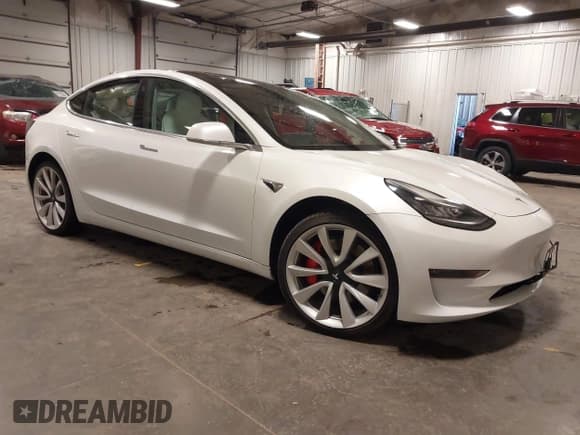 ✅ 2018 Tesla Model 3 Long Range Battery • VIN: 5YJ3E1EB2JF081729 • Lot: 43617411. Wystawiony na IAAI z przebiegiem 58 944 mil. Bezpłatny archiwum sprzedaży aukcyjnych z USA i szczegółowy raport historii pojazdu na DreamBid. Zdjęcie 1.