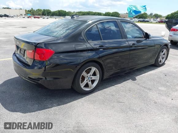 ✅ 2013 BMW 3 Series 328i • VIN: WBA3A5G56DNP22801 • Lot: 42797823. Listed on IAAI with 160,216 mi. Free auction sales archive from the USA and detailed vehicle history report at DreamBid. Image 4.