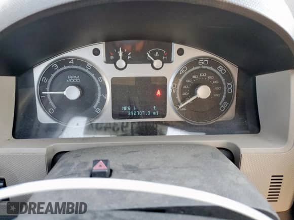 2009 Mercury Mariner с VIN 4M2CU81799KJ01514, выставлен на аукционе Copart как лот 82219345 с пробегом 392 707 миль миль и Списание • Salvage title. История ставок и продаж доступна на DreamBid. Изображение 9.