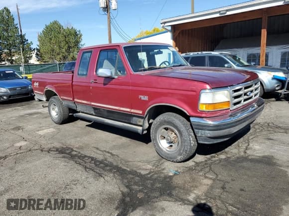 ✅ 1995 Ford F-150 • VIN: 1FTEX14H6SKA50724 • Lot: 86548385. Wystawiony na Copart z przebiegiem 140 567 mil. Bezpłatny archiwum sprzedaży aukcyjnych z USA i szczegółowy raport historii pojazdu na DreamBid. Zdjęcie 4.