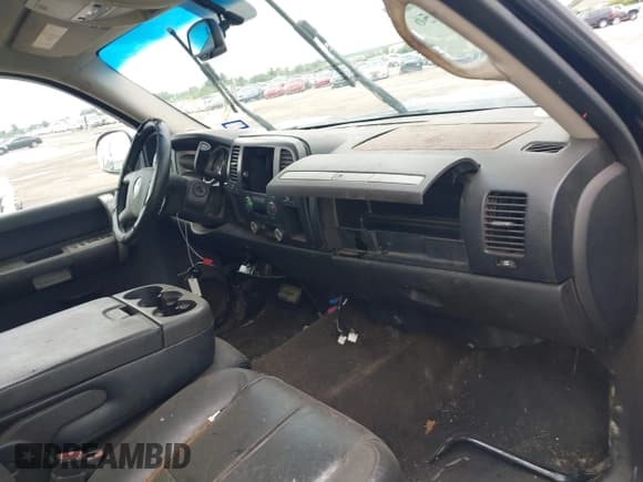 ✅ 2007 Chevrolet Silverado 1500 1LT • VIN: 3GCEC13027G522469 • Lot: 42902456. Wystawiony na IAAI z przebiegiem 295 741 mil. Bezpłatny archiwum sprzedaży aukcyjnych z USA i szczegółowy raport historii pojazdu na DreamBid. Zdjęcie 5.