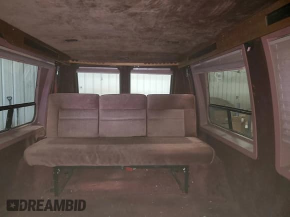 ✅ 1992 Chevrolet Chevy Van • VIN: 2GBEG25K3N4150299 • Лот: 74099444. Опубликован ранее на Copart с пробегом 156 341 миль. Бесплатный доступ к архиву аукционных продаж из США и подробный отчёт об истории автомобиля на DreamBid. Изображение 10.