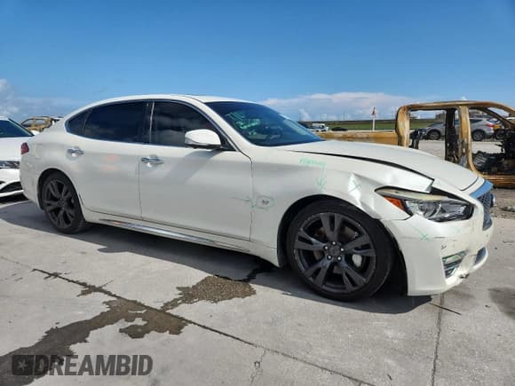 ✅ 2016 Infiniti Q70 • VIN: JN1BY1PP5GM631133 • Lot: 85740895. Wystawiony na Copart z przebiegiem 175 698 mil. Bezpłatny archiwum sprzedaży aukcyjnych z USA i szczegółowy raport historii pojazdu na DreamBid. Zdjęcie 4.