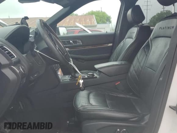 ✅ 2017 Ford Explorer Platinum • VIN: 1FM5K8HT1HGC59348 • Lot: 57861135. Listed on Copart with 116,163 mi. Free auction sales archive from the USA and detailed vehicle history report at DreamBid. Image 7.