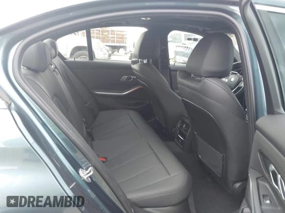 ✅ 2021 BMW 3 Series 330i • VIN: 3MW5R1J06M8B58481 • Lot: 43752256. Listed on IAAI with 15,446 mi. Free auction sales archive from the USA and detailed vehicle history report at DreamBid. Image 8.