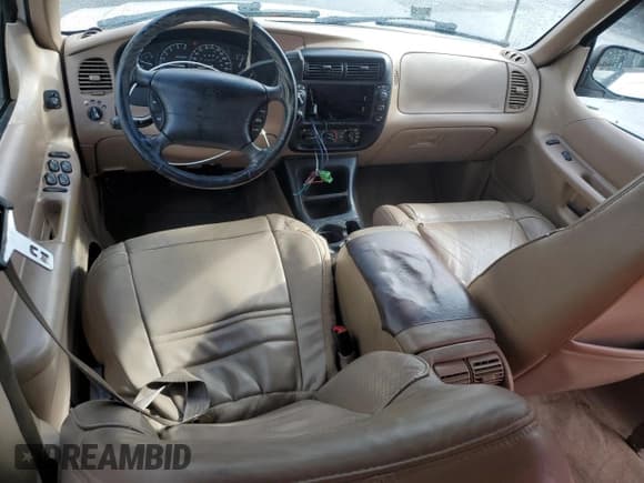 ✅ 1998 Ford Explorer XL • VIN: 1FMZU34E9WZB21211 • Lot: 93146035. Listed on Copart with 303,283 mi. Free auction sales archive from the USA and detailed vehicle history report at DreamBid. Image 8.