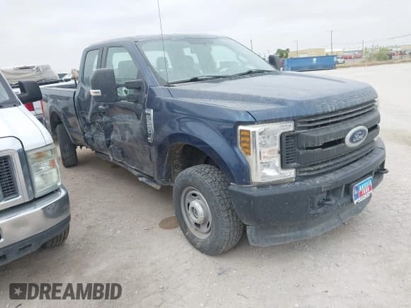 ✅ 2018 Ford F-250 XL • VIN: 1FT7X2B68JEB42589 • Lot: 42105402. Listed on IAAI with 295,044 mi. Free auction sales archive from the USA and detailed vehicle history report at DreamBid. Image 1.