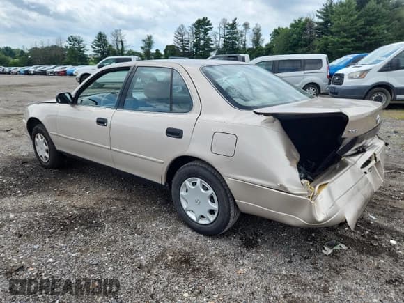 ✅ 1993 Toyota Camry DLX • VIN: 4T1SK11E6PU180747 • Lot: 64990075. Wystawiony na Copart z przebiegiem 109 692 mil. Bezpłatny archiwum sprzedaży aukcyjnych z USA i szczegółowy raport historii pojazdu na DreamBid. Zdjęcie 2.