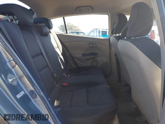 ✅ 2010 Honda Insight LX • VIN: JHMZE2H5XAS004808 • Лот: 43748854. Опубликован ранее на IAAI с пробегом 296 641 миль. Бесплатный доступ к архиву аукционных продаж из США и подробный отчёт об истории автомобиля на DreamBid. Изображение 8.