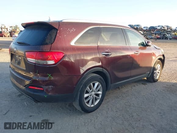 ✅ 2017 Kia Sorento LX • VIN: 5XYPGDA52HG326044 • Lot: 43462749. Listed on IAAI with 166,173 mi. Free auction sales archive from the USA and detailed vehicle history report at DreamBid. Image 4.