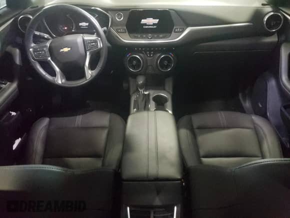 2021 Chevrolet Blazer LT z VIN 3GNKBJR40MS550044, wystawiony jako Copart lot #62065623 z przebiegiem 28 703 mil mil oraz . Historia ofert i sprzedaży dostępna na DreamBid. Obrazek 8.