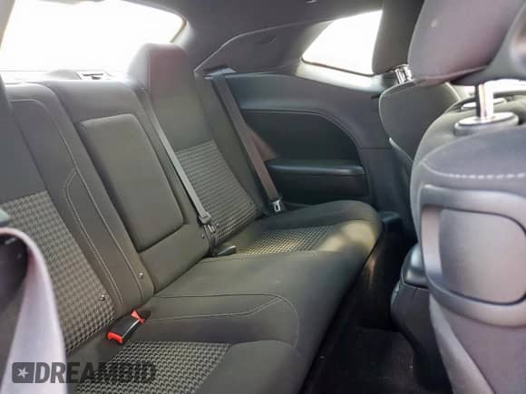 2018 Dodge Challenger SXT Plus z VIN 2C3CDZAGXJH242586, wystawiony jako Copart lot #85160745 z przebiegiem 115 850 mil mil oraz Czysty tytuł • Clean title. Historia ofert i sprzedaży dostępna na DreamBid. Obrazek 10.