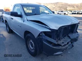 ✅ 2010 Dodge 1500 ST • VIN: 3D7JB1EK3AG191477 • Lot: 88711645. Wystawiony na Copart z przebiegiem 89 315 mil. Bezpłatny archiwum sprzedaży aukcyjnych z USA i szczegółowy raport historii pojazdu na DreamBid. Zdjęcie 4.