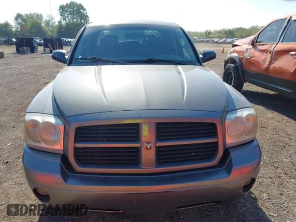 2007 Dodge Dakota SLT with VIN 1D7HW48K17S141534, listed as a IAAI auction lot 43202323 with 187,741 mi miles and . Bid and sale history available at DreamBid. Image 6.