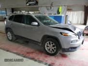 ✅ 2017 Jeep Cherokee Latitude • VIN: 1C4PJMCS4HW500557 • Lot: 54408435. Wystawiony na Copart z przebiegiem 125 360 mil. Bezpłatny archiwum sprzedaży aukcyjnych z USA i szczegółowy raport historii pojazdu na DreamBid. Zdjęcie 4.