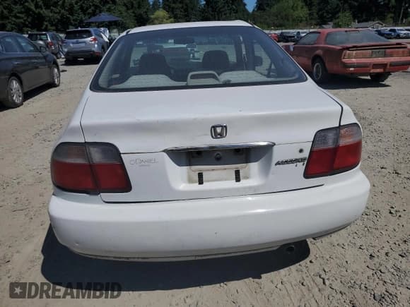 ✅ 1996 Honda Accord LX • VIN: 1HGCD7232TA014788 • Lot: 64688185. Listed on Copart with 153,240 mi. Free auction sales archive from the USA and detailed vehicle history report at DreamBid. Image 6.