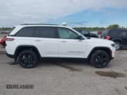 ✅ 2025 Jeep Grand Cherokee Altitude X • VIN: 1C4RJHAG5SC329244 • Lot: 43419689. Wystawiony na IAAI z przebiegiem 1 664 mil. Bezpłatny archiwum sprzedaży aukcyjnych z USA i szczegółowy raport historii pojazdu na DreamBid. Zdjęcie 13.