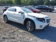 ✅ 2019 Mercedes-Benz GLA 250 • VIN: WDCTG4EB2KU001666 • Lot: 43202639. Wystawiony na IAAI z przebiegiem 59 072 mil. Bezpłatny archiwum sprzedaży aukcyjnych z USA i szczegółowy raport historii pojazdu na DreamBid. Zdjęcie 1.