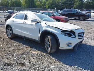✅ 2019 Mercedes-Benz GLA 250 • VIN: WDCTG4EB2KU001666 • Lot: 43202639. Wystawiony na IAAI z przebiegiem 59 072 mil. Bezpłatny archiwum sprzedaży aukcyjnych z USA i szczegółowy raport historii pojazdu na DreamBid. Zdjęcie 1.