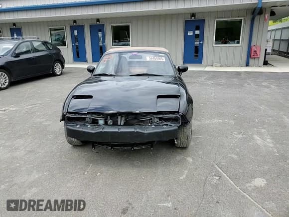 ✅ 1994 Mazda MX-5 Miata • VIN: JM1NA3537R0516683 • Lot: 56464905. Wystawiony na Copart z przebiegiem 101 845 mil. Bezpłatny archiwum sprzedaży aukcyjnych z USA i szczegółowy raport historii pojazdu na DreamBid. Zdjęcie 13.