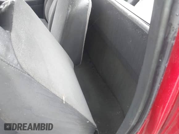 2004 Chevrolet Silverado 1500 z VIN 1GCEC14X44Z279609, wystawiony jako IAAI lot #42323393 z przebiegiem 197 341 mil mil oraz . Historia ofert i sprzedaży dostępna na DreamBid. Obrazek 8.