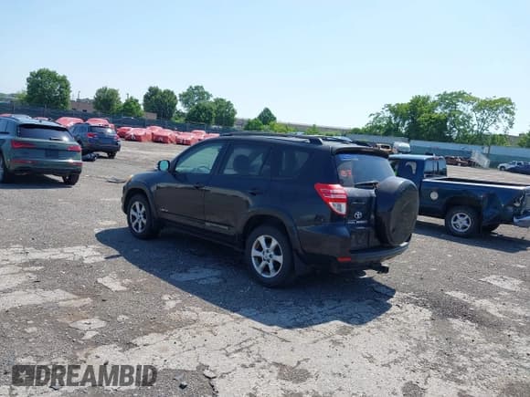 ✅ 2010 Toyota RAV4 Limited • VIN: JTMDK4DV2AD012802 • Lot: 42562662. Listed on IAAI with 283,501 mi. Free auction sales archive from the USA and detailed vehicle history report at DreamBid. Image 3.