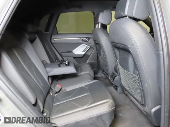 ✅ 2021 Audi Q3 S line Premium • VIN: WA1DECF39M1153959 • Lot: 80557985. Wystawiony na Copart z przebiegiem 30 830 mil. Bezpłatny archiwum sprzedaży aukcyjnych z USA i szczegółowy raport historii pojazdu na DreamBid. Zdjęcie 6.