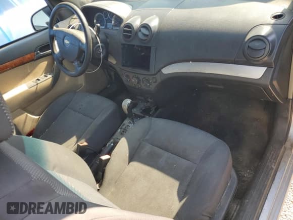 ✅ 2010 Chevrolet Aveo 1LT • VIN: KL1TD5DE6AB073925 • Lot: 46293655. Wystawiony na Copart z przebiegiem Nie podano. Bezpłatny archiwum sprzedaży aukcyjnych z USA i szczegółowy raport historii pojazdu na DreamBid. Zdjęcie 8.