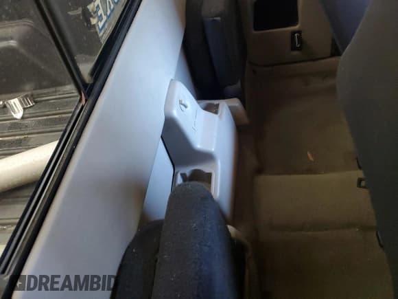 ✅ 2003 Ford Ranger XL Fleet • VIN: 1FTYR44V23PA88843 • Lot: 81984565. Wystawiony na Copart z przebiegiem 92 809 mil. Bezpłatny archiwum sprzedaży aukcyjnych z USA i szczegółowy raport historii pojazdu na DreamBid. Zdjęcie 10.