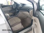 ✅ 2013 Ford Escape SE • VIN: 1FMCU9G99DUD86681 • Lot: 43745061. Wystawiony na IAAI z przebiegiem 182 623 mil. Bezpłatny archiwum sprzedaży aukcyjnych z USA i szczegółowy raport historii pojazdu na DreamBid. Zdjęcie 5.