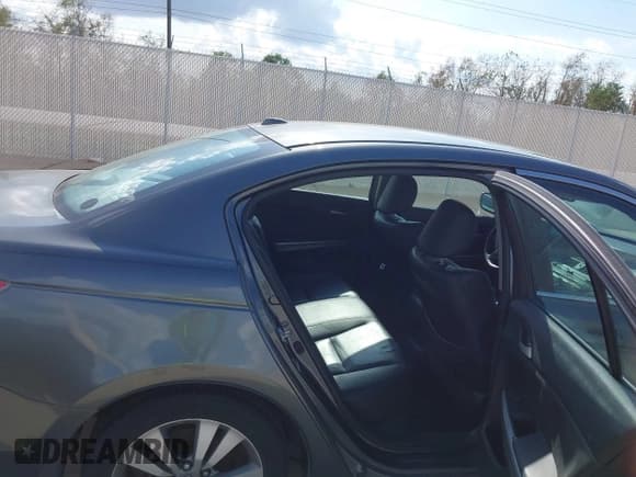 ✅ 2010 Honda Accord EX-L • VIN: 1HGCP2F85AA058880 • Lot: 43779569. Wystawiony na IAAI z przebiegiem 160 777 mil. Bezpłatny archiwum sprzedaży aukcyjnych z USA i szczegółowy raport historii pojazdu na DreamBid. Zdjęcie 8.