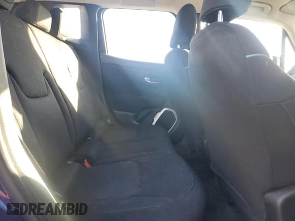 ✅ 2018 Jeep Renegade Sport • VIN: ZACCJBAB5JPG80768 • Lot: 93261935. Wystawiony na Copart z przebiegiem 101 741 mil. Bezpłatny archiwum sprzedaży aukcyjnych z USA i szczegółowy raport historii pojazdu na DreamBid. Zdjęcie 11.