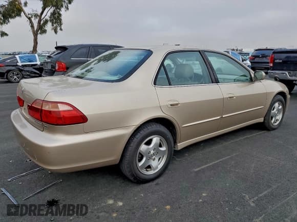 ✅ 2000 Honda Accord EX • VIN: 1HGCG1650YA067450 • Lot: 95983475. Listed on Copart with 150,780 mi. Free auction sales archive from the USA and detailed vehicle history report at DreamBid. Image 3.