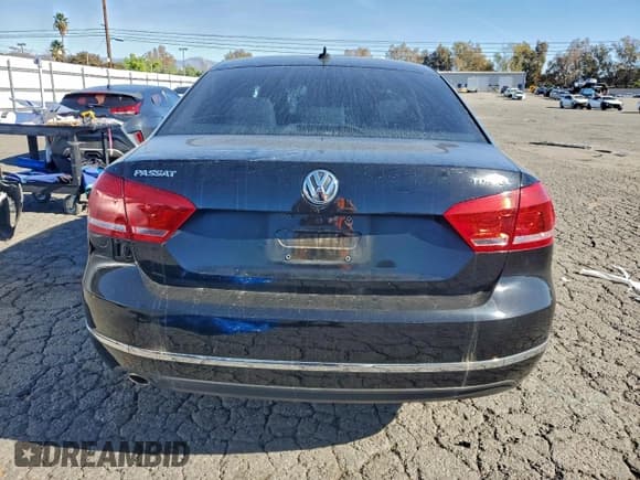 ✅ 2014 Volkswagen Passat SEL Premium • VIN: 1VWCN7A37EC085101 • Lot: 94945245. Listed on Copart with 42,710 mi. Free auction sales archive from the USA and detailed vehicle history report at DreamBid. Image 6.